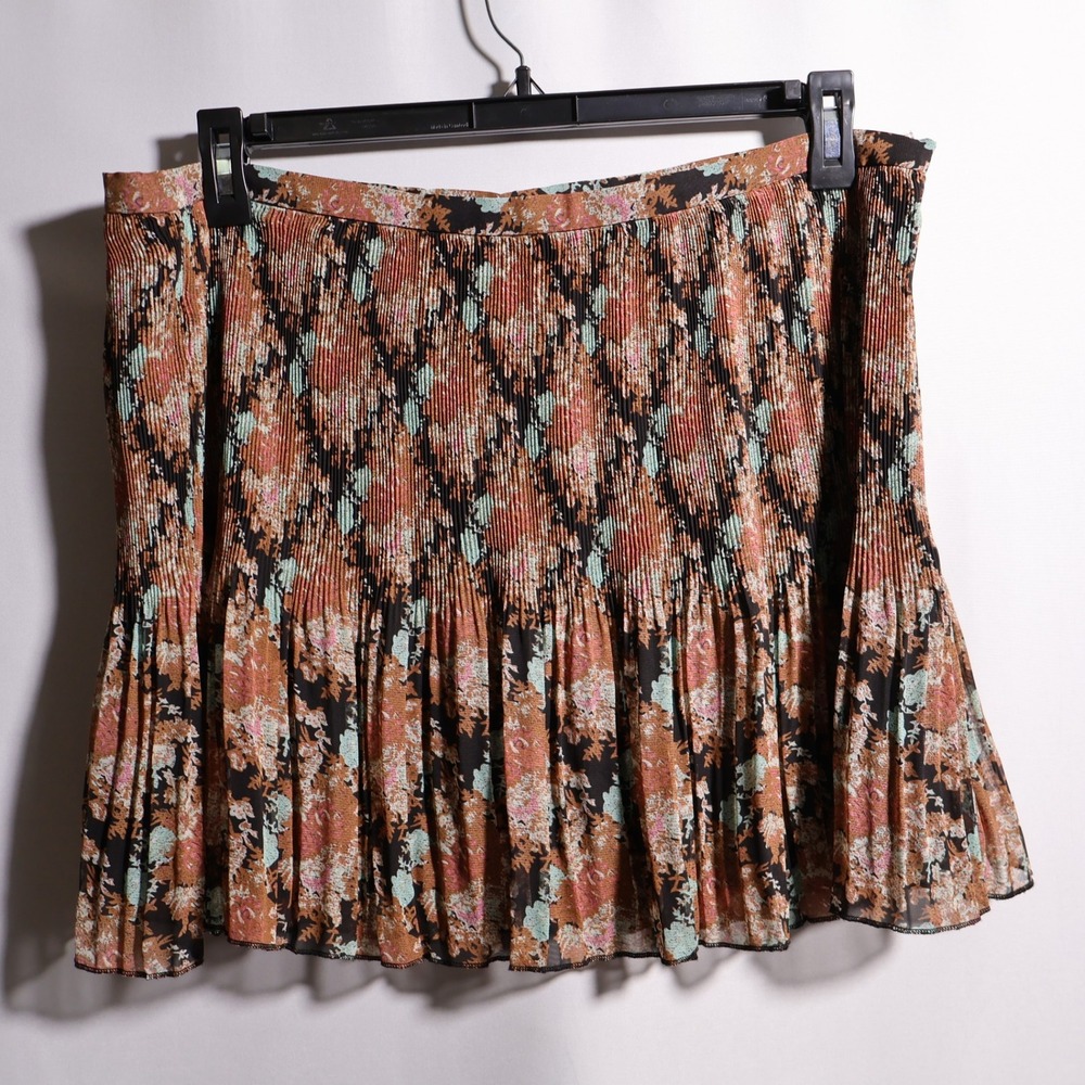Buffalo David Bitton Lisinda Pleated Floral Mini Skirt Black XL NEW Whimsigoth